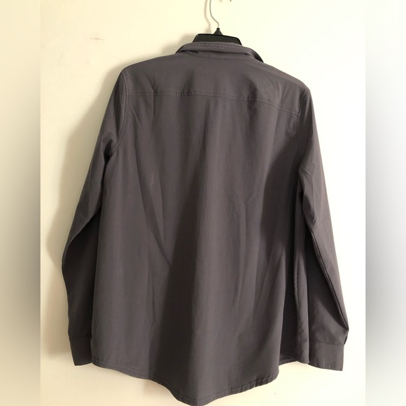 EUC Eddie Bauer Button Up Top - Picture 5 of 5